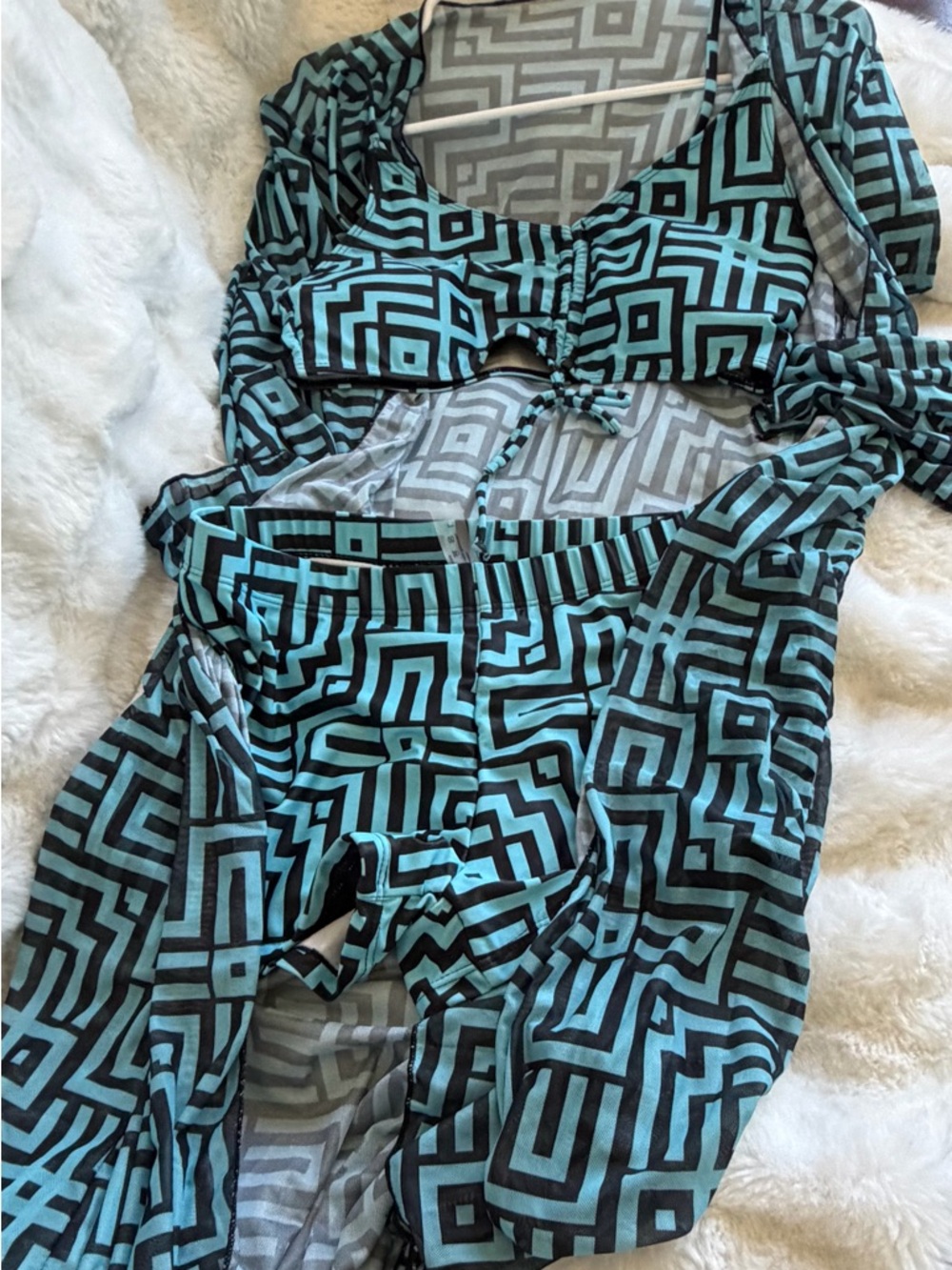 Geometric Aqua and Black 3 Piece Set - Picture 3 of 13